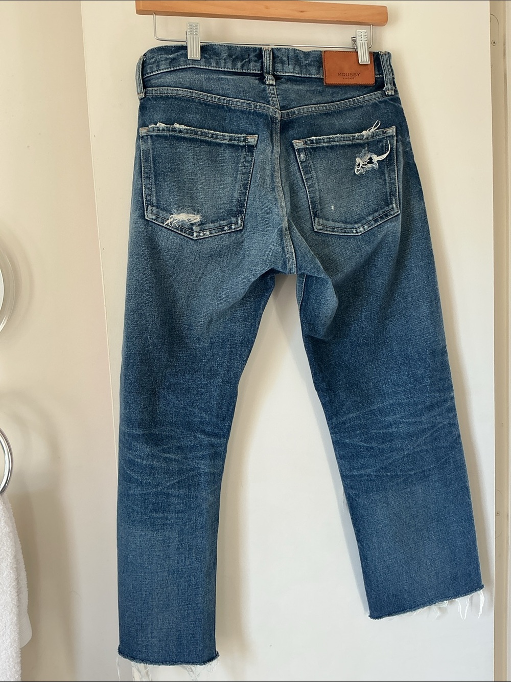 Moussy VINTAGE Women’s Distressed Dark Blue Denim Jeans - Picture 3 of 5